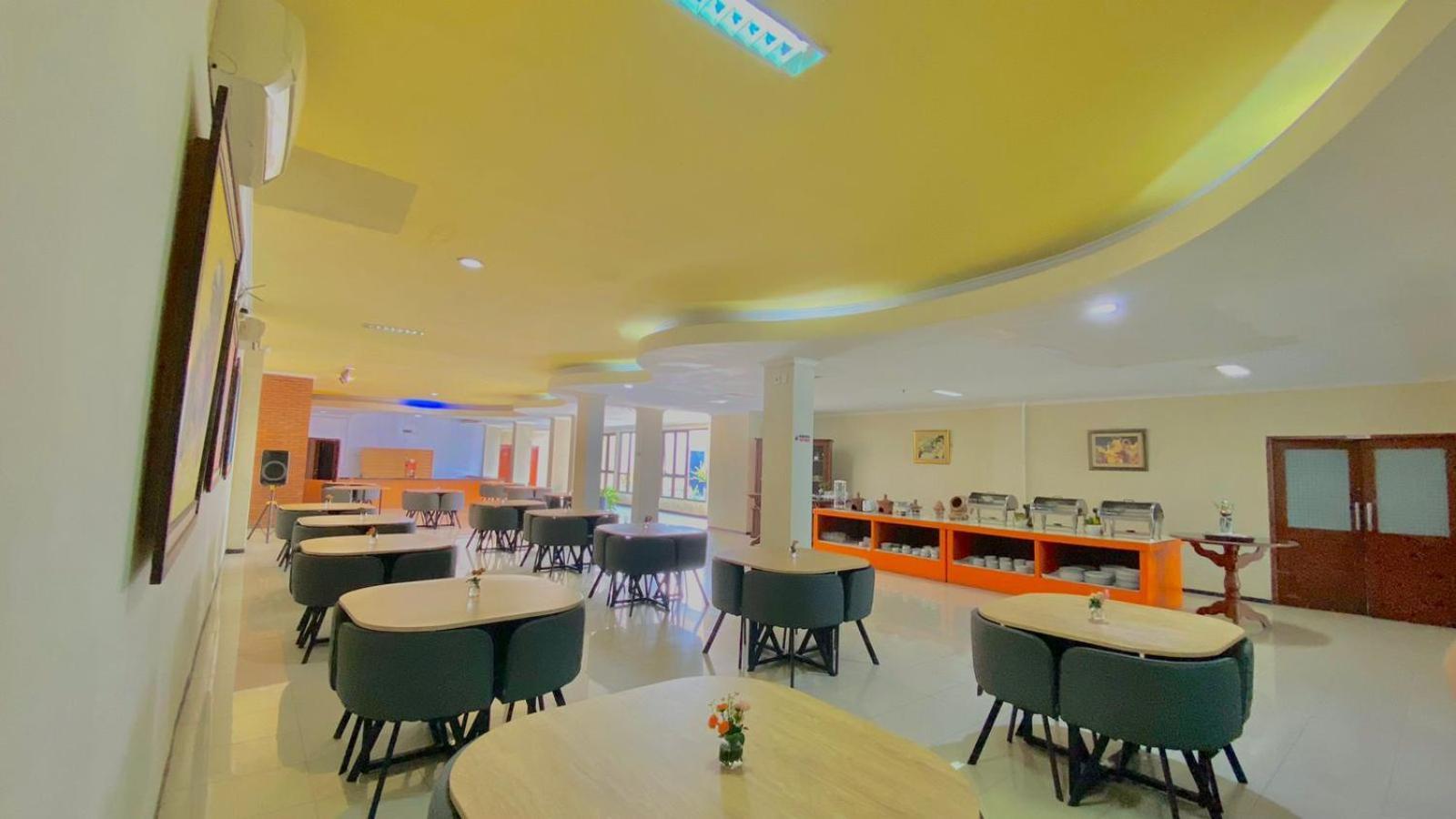 Pia Hotel Cirebon Eksteriør bilde