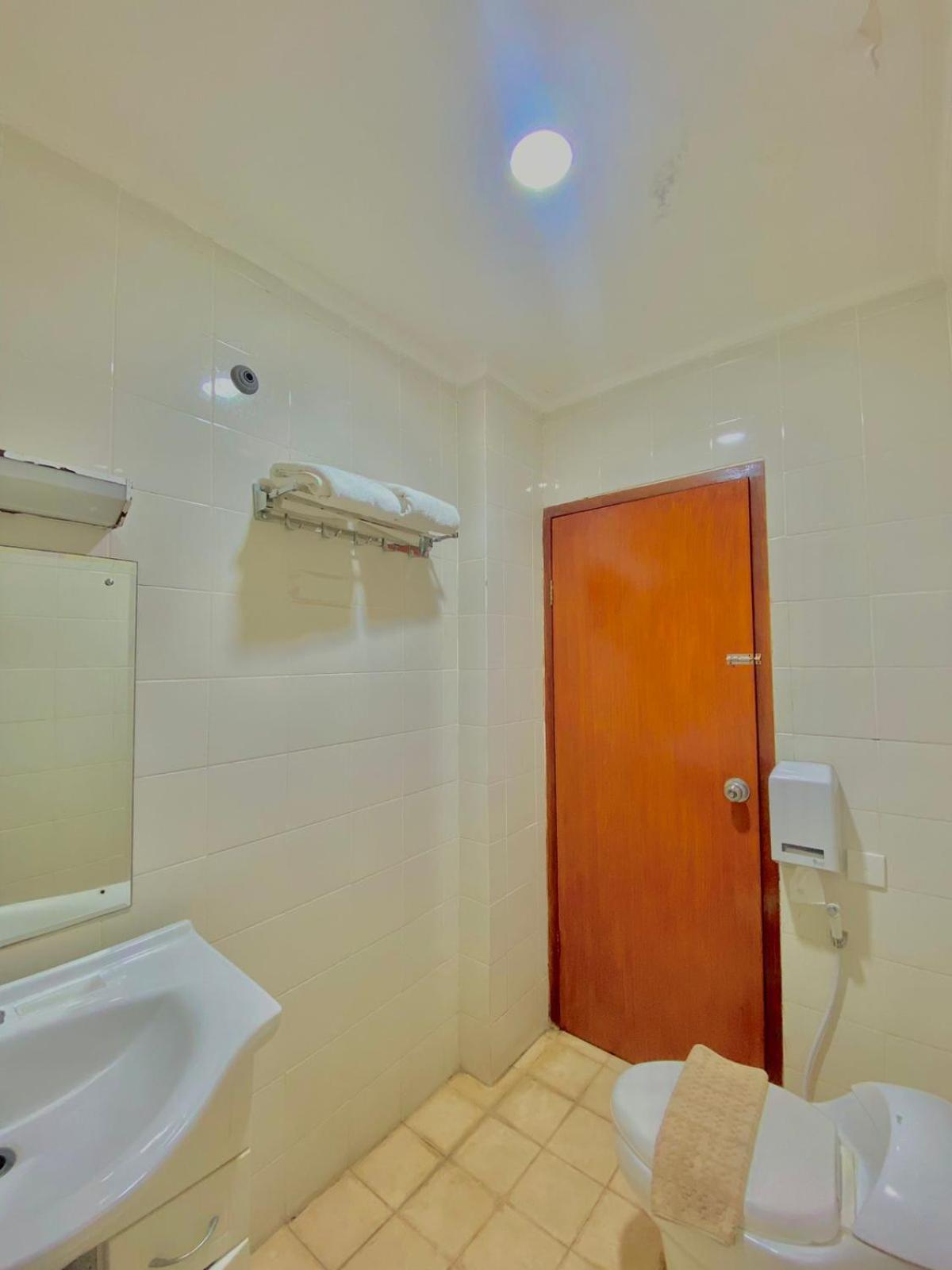 Pia Hotel Cirebon Eksteriør bilde
